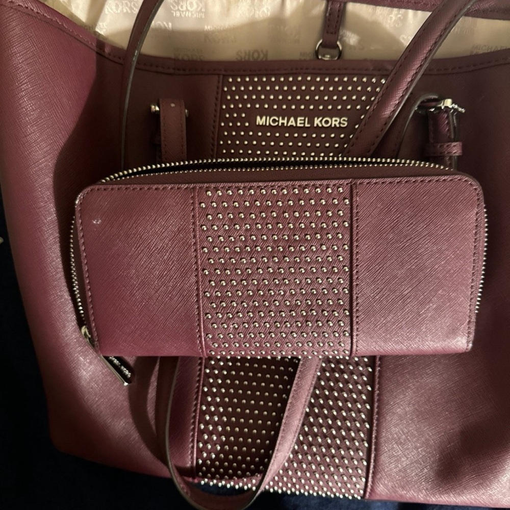 Michael kors tote and wallet set